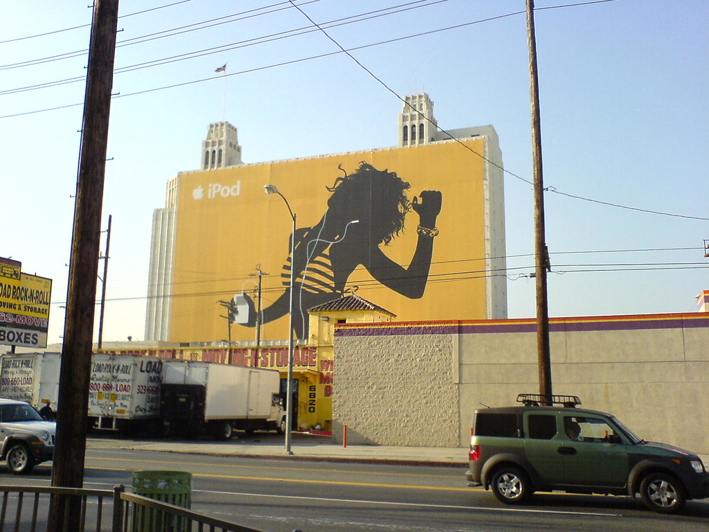 World's largest iPod advert