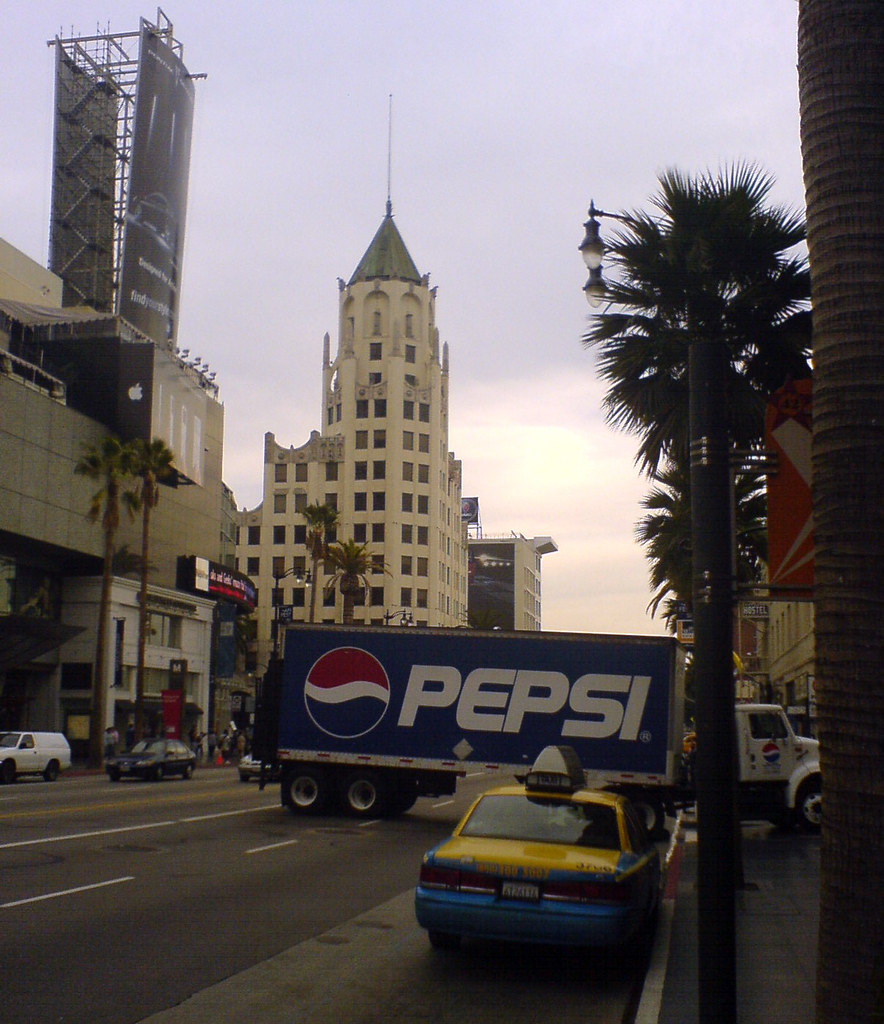 Hollywood Bl