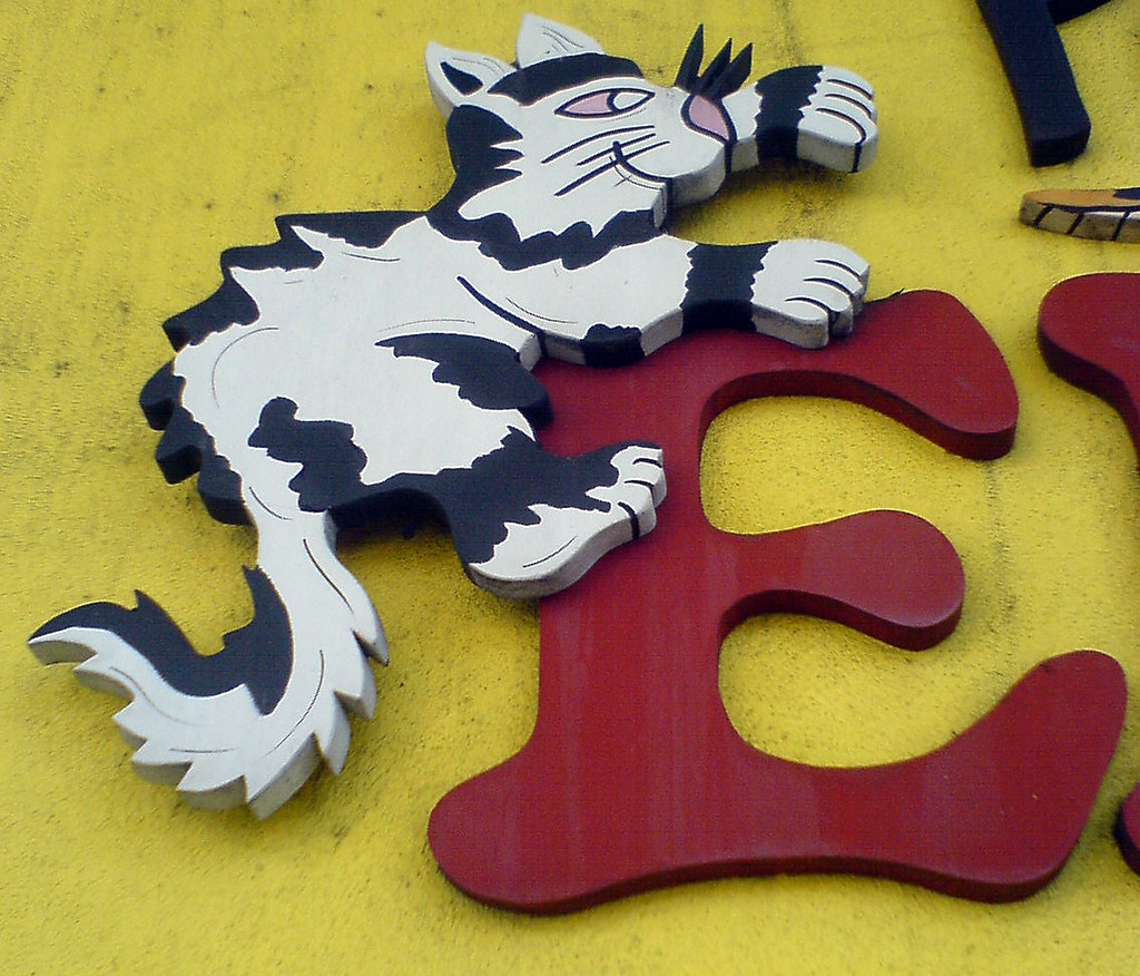 E is in Pet Emporium