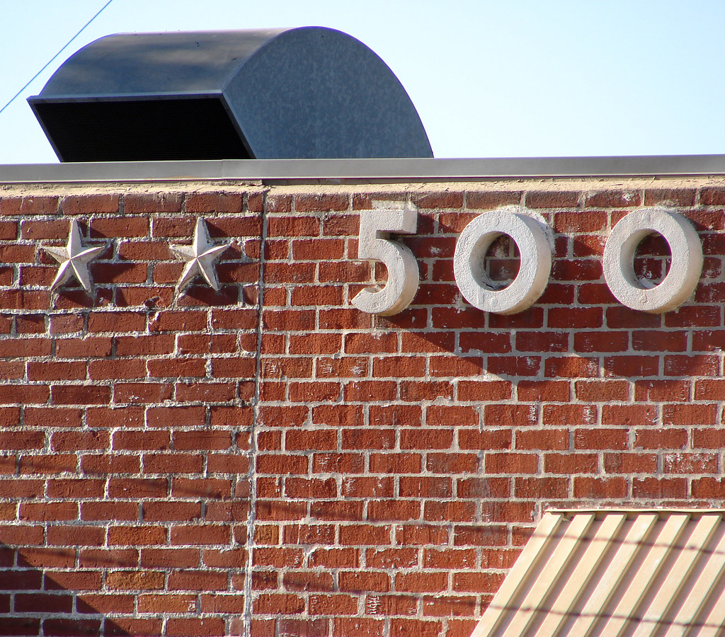 * * 5 0 0